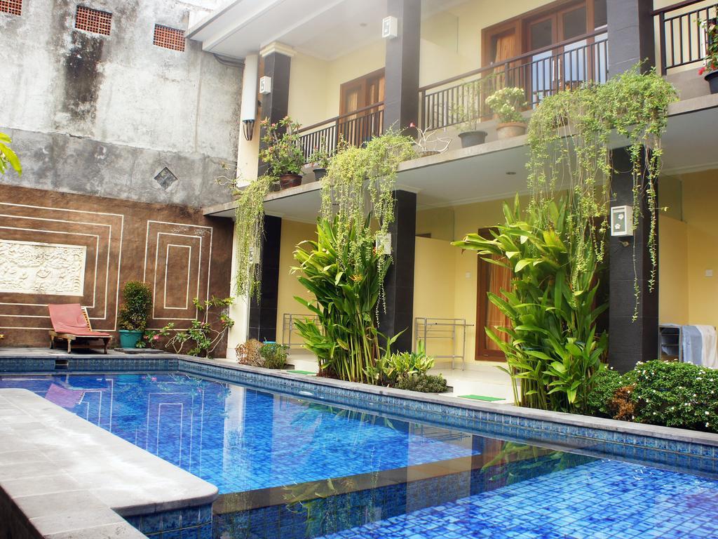 Waringin Homestay Kuta  Exterior photo