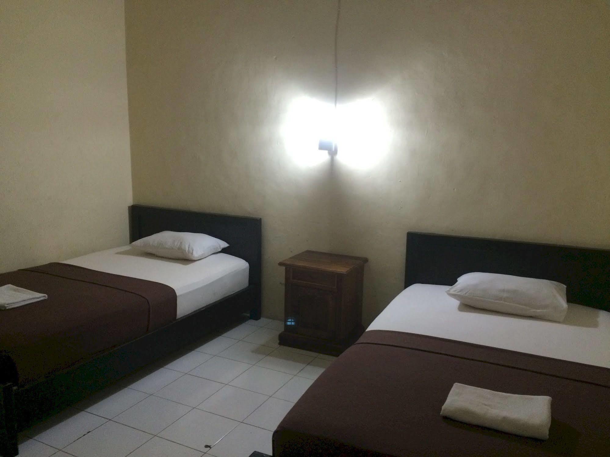 Waringin Homestay Kuta  Exterior photo