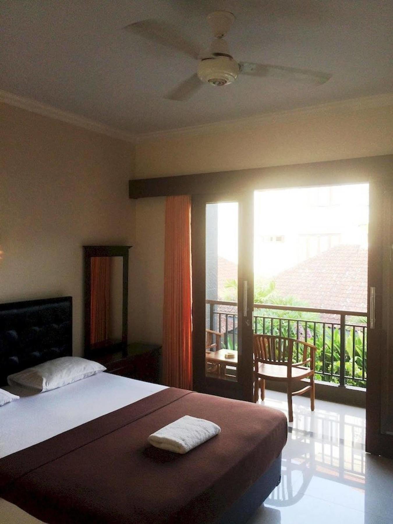 Waringin Homestay Kuta  Exterior photo