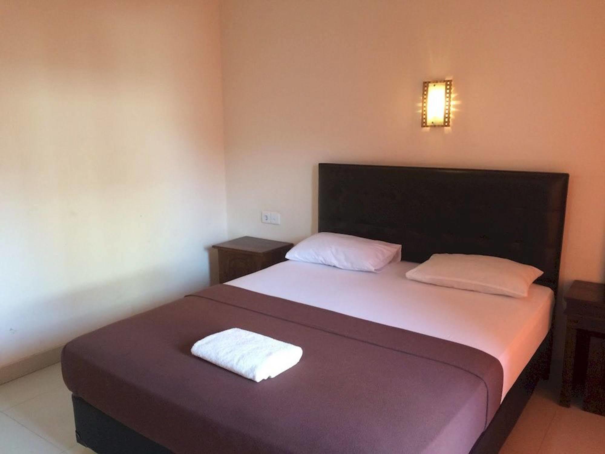 Waringin Homestay Kuta  Exterior photo