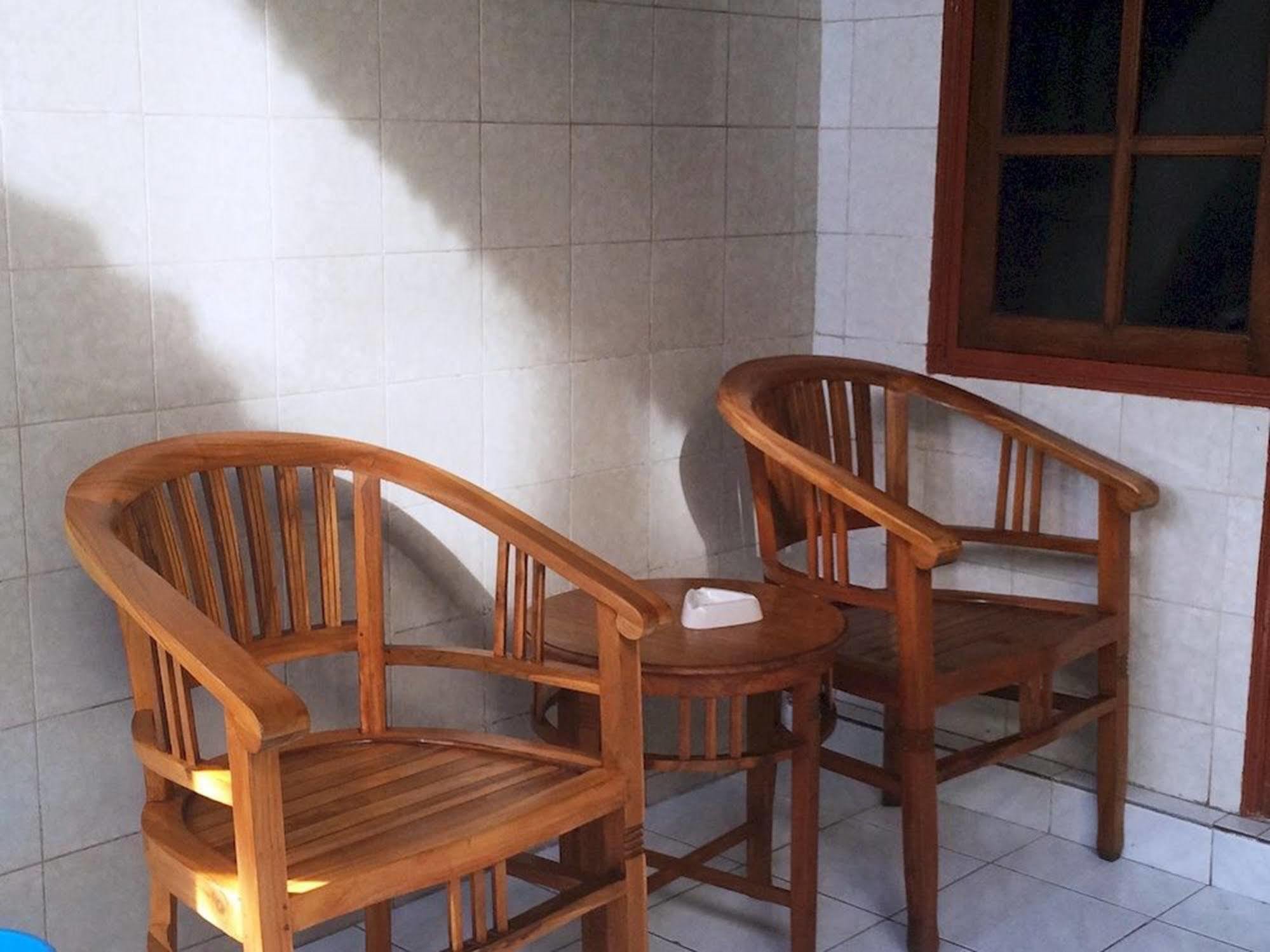 Waringin Homestay Kuta  Exterior photo